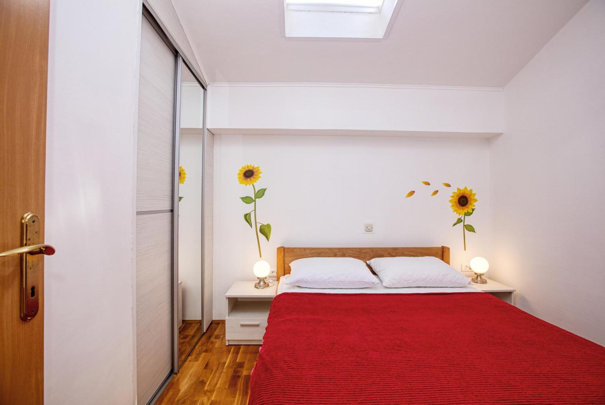 Family Friendly Seaside Apartments Brodarica, Sibenik - 4833 Brodarica  Rum bild