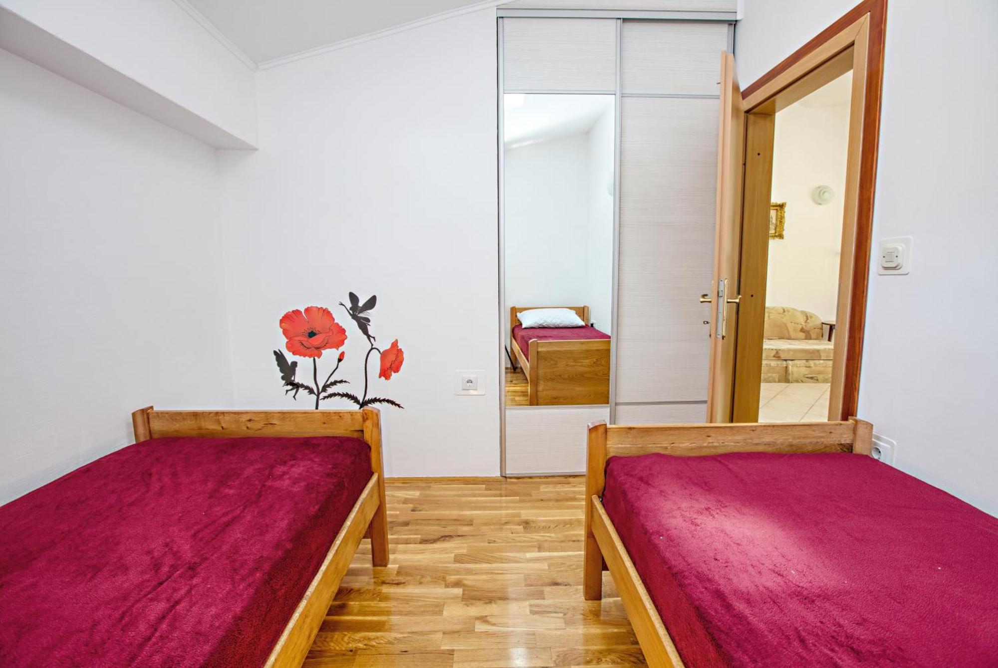 Family Friendly Seaside Apartments Brodarica, Sibenik - 4833 Brodarica  Rum bild