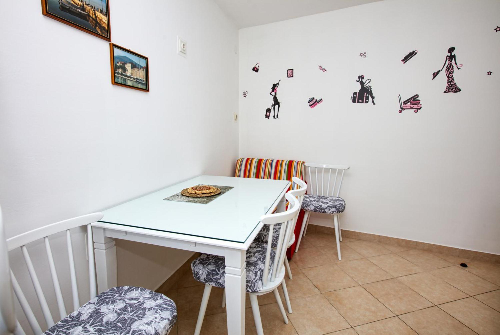 Family Friendly Seaside Apartments Brodarica, Sibenik - 4833 Brodarica  Rum bild