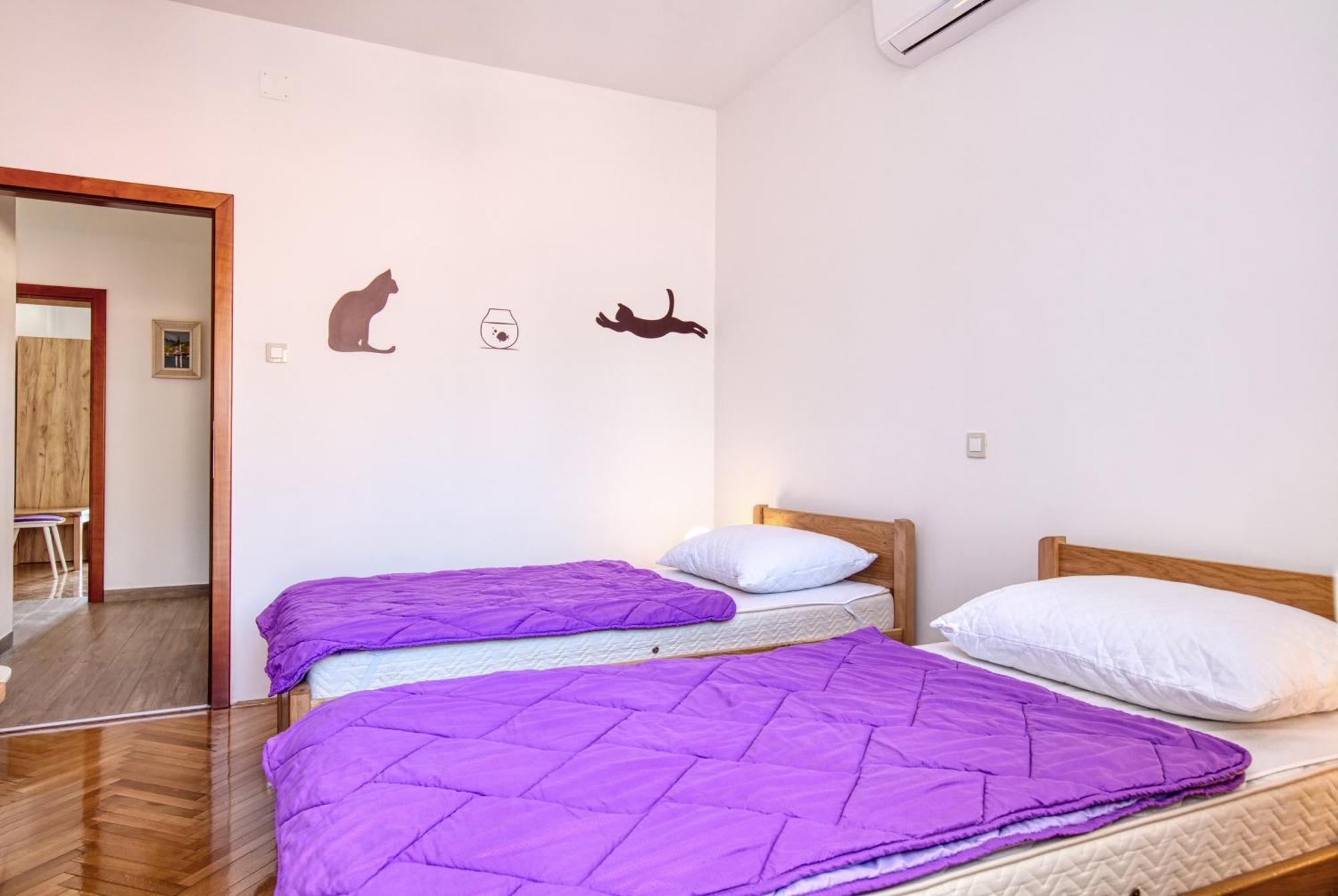 Family Friendly Seaside Apartments Brodarica, Sibenik - 4833 Brodarica  Rum bild