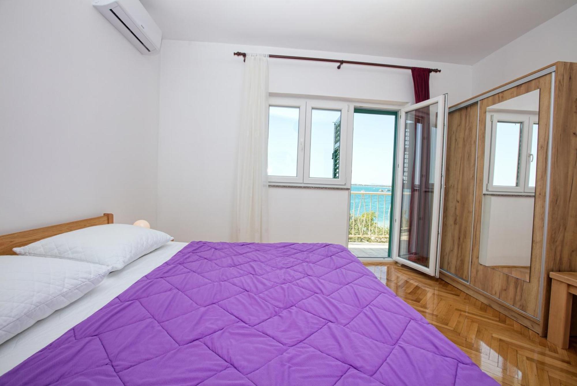Family Friendly Seaside Apartments Brodarica, Sibenik - 4833 Brodarica  Rum bild