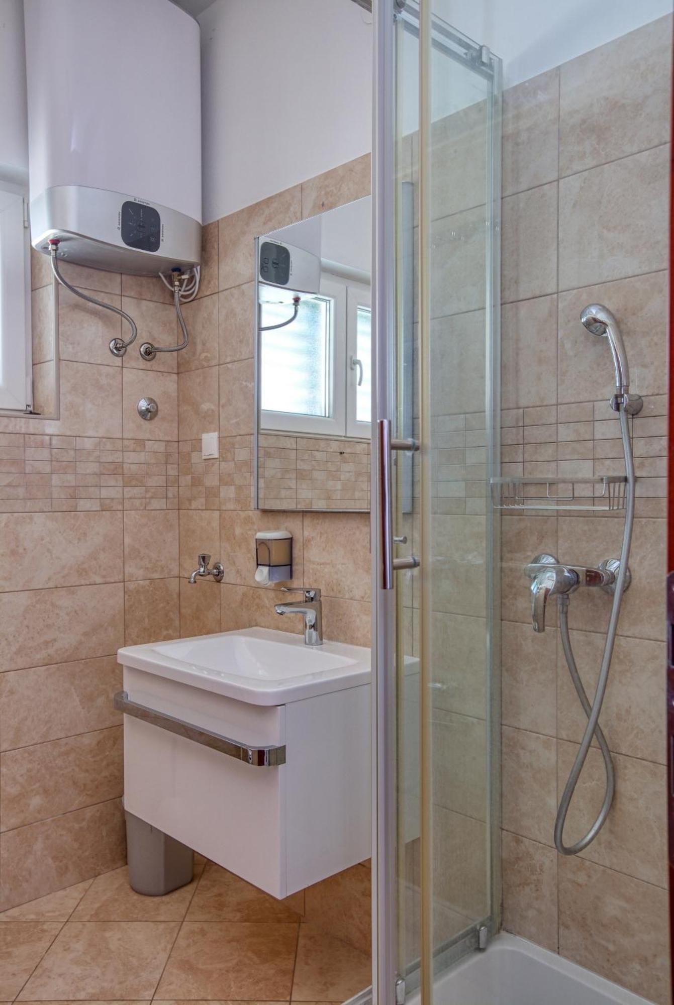Family Friendly Seaside Apartments Brodarica, Sibenik - 4833 Brodarica  Rum bild