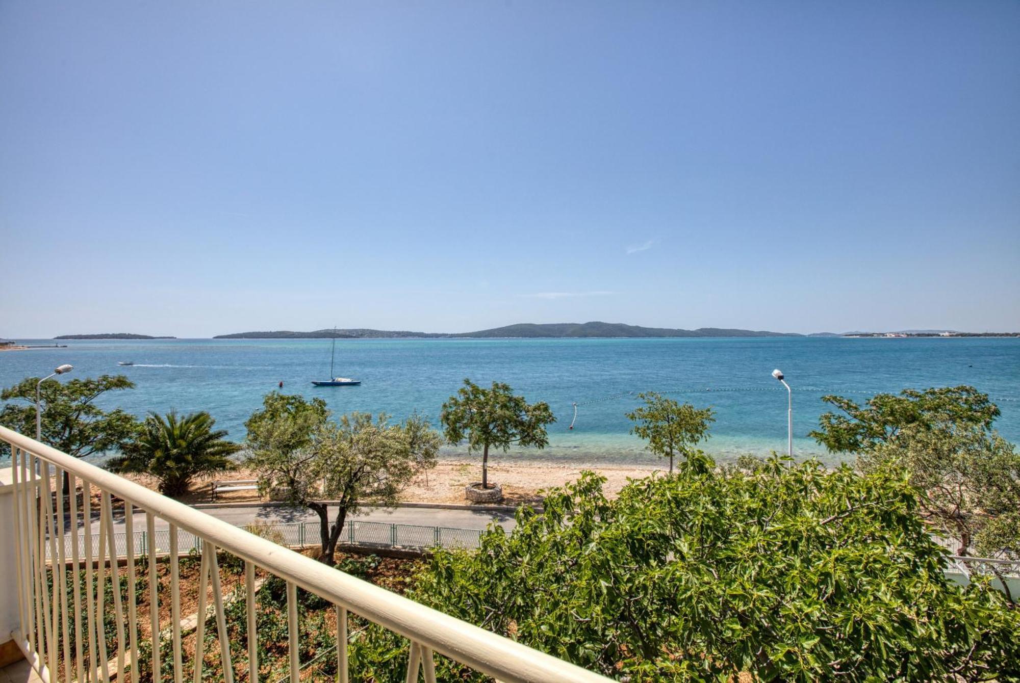 Family Friendly Seaside Apartments Brodarica, Sibenik - 4833 Brodarica  Exteriör bild